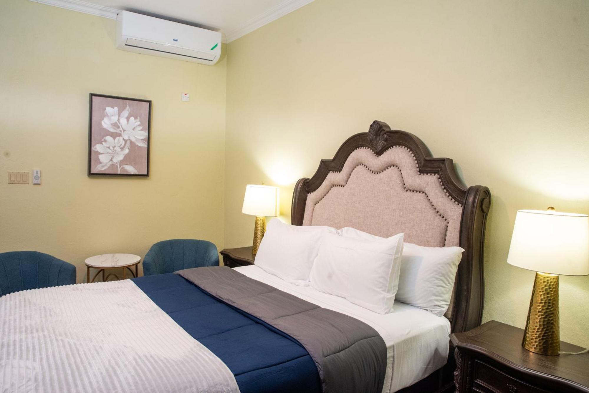 Sky'S Villa Resort Buff Bay Exterior photo