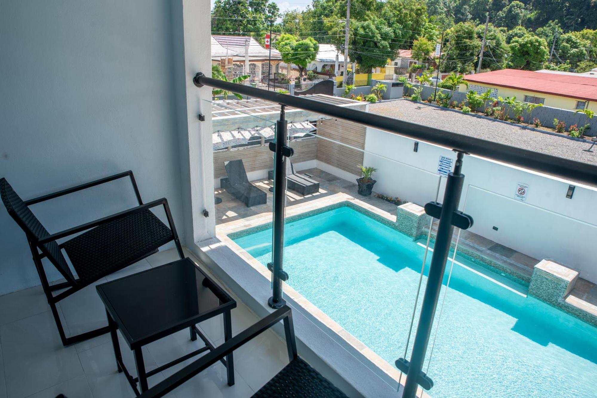 Sky'S Villa Resort Buff Bay Exterior photo